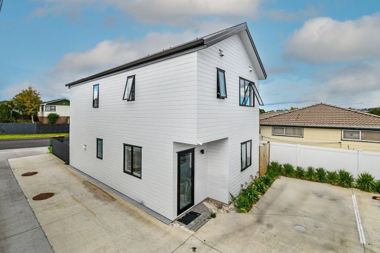 Photo of property in 64a Rosewarne Crescent, Glendene, Auckland, 0602