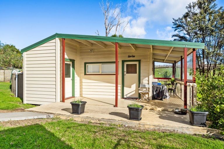 Photo of property in 51 Sterling Road, Paparoa, 0571