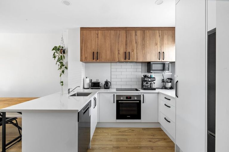 Photo of property in 5/13 Windy Ridge Road, Glenfield, Auckland, 0629