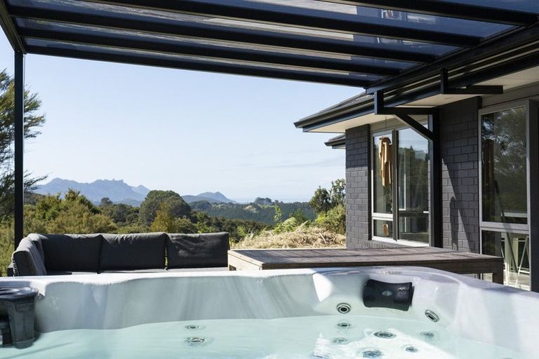 Photo of property in 33 Ngapuke Lane, Parua Bay, Onerahi, 0192