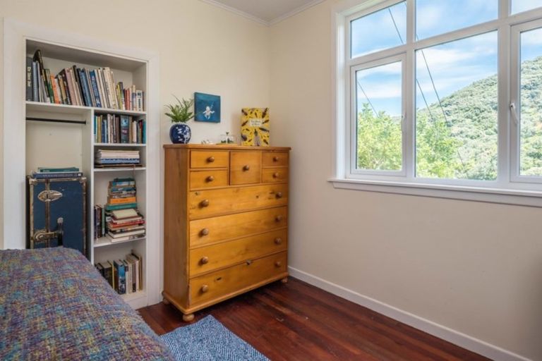 Photo of property in 175 Houghton Bay Road, Houghton Bay, Wellington, 6023