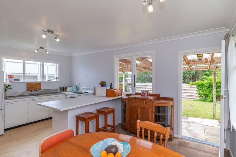 Photo of property in 12 Ryder Crescent, Levin, 5510