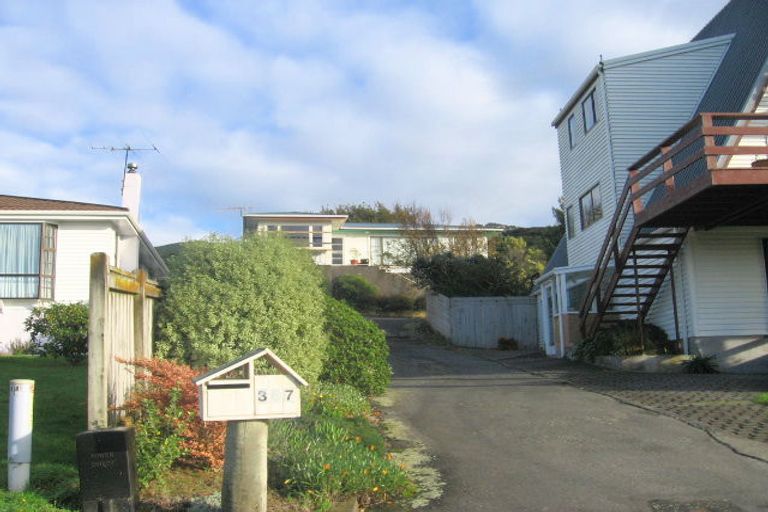 Photo of property in 367 Main Road, Tawa, Wellington, 5028