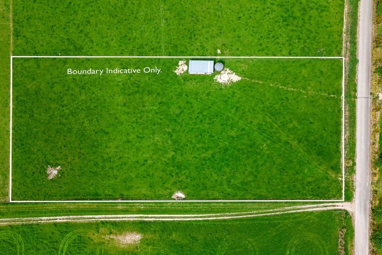 Photo of property in 38 Whitneys Road, Waimate, 7978