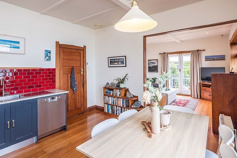 Photo of property in 43 Carlton Street, Melrose, Wellington, 6023