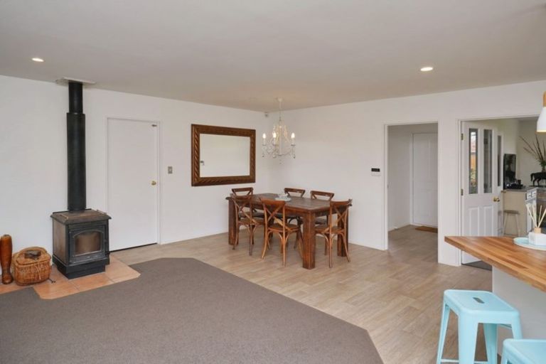 Photo of property in 1 Manahi Place, Woodend, 7610