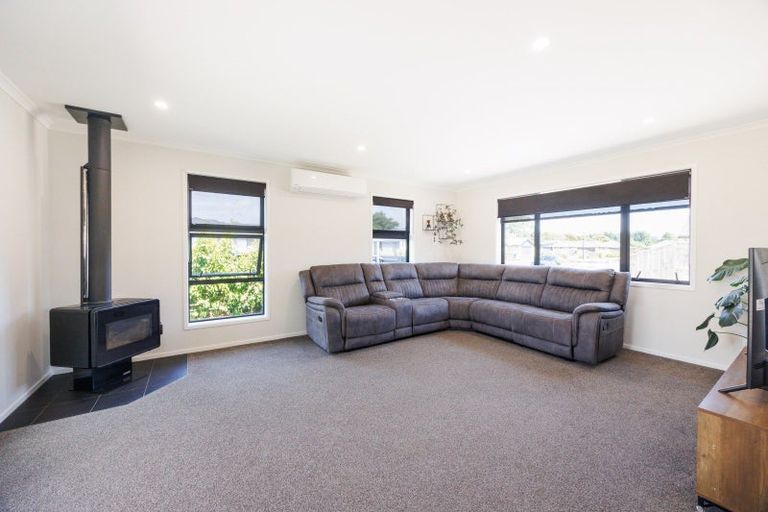 Photo of property in 2 Monarch Drive, Ashhurst, 4810