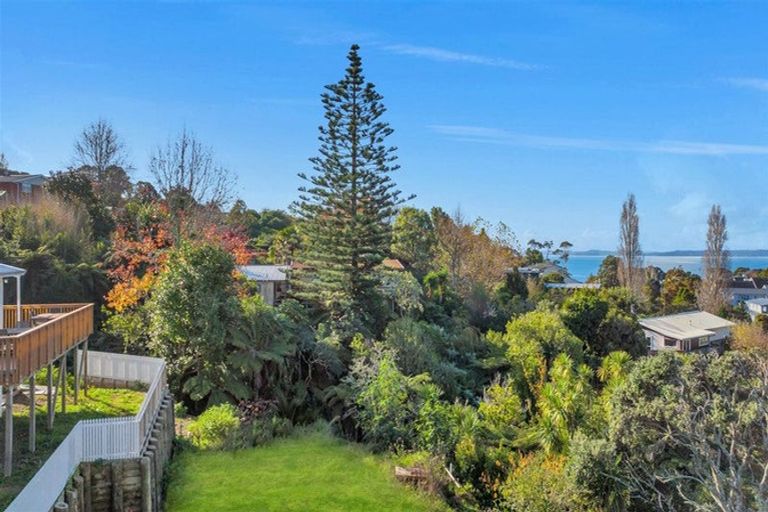 Photo of property in 38a Colmar Road, Mellons Bay, Auckland, 2014