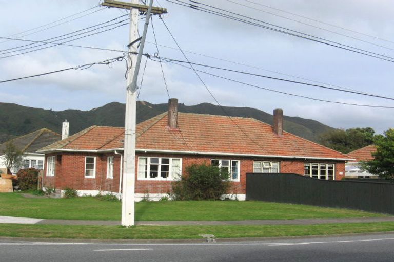 Photo of property in 110 Cambridge Terrace, Fairfield, Lower Hutt, 5011