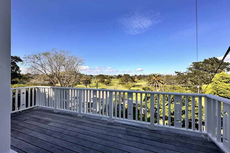 Photo of property in 50 Wairoa Road, Narrow Neck, Auckland, 0624