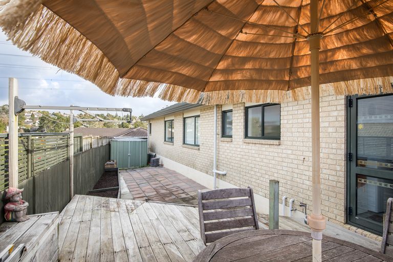 Photo of property in 36 Broadfield Street, Massey, Auckland, 0614