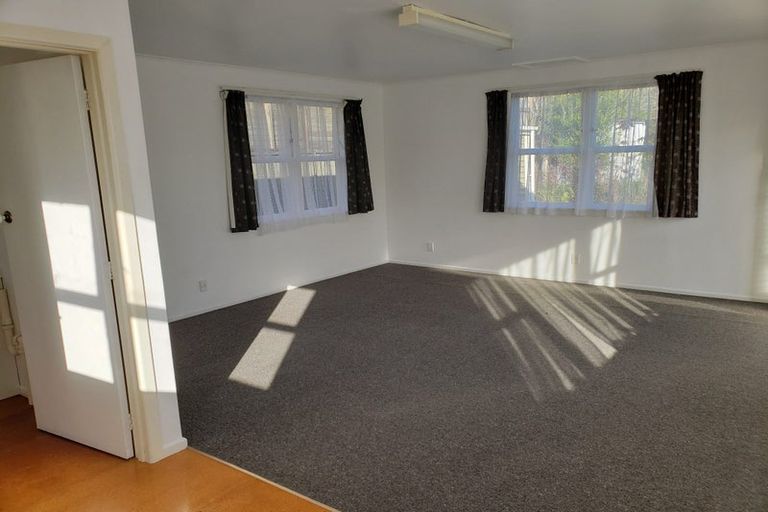 Photo of property in 15 Linwood Avenue, Forrest Hill, Auckland, 0620