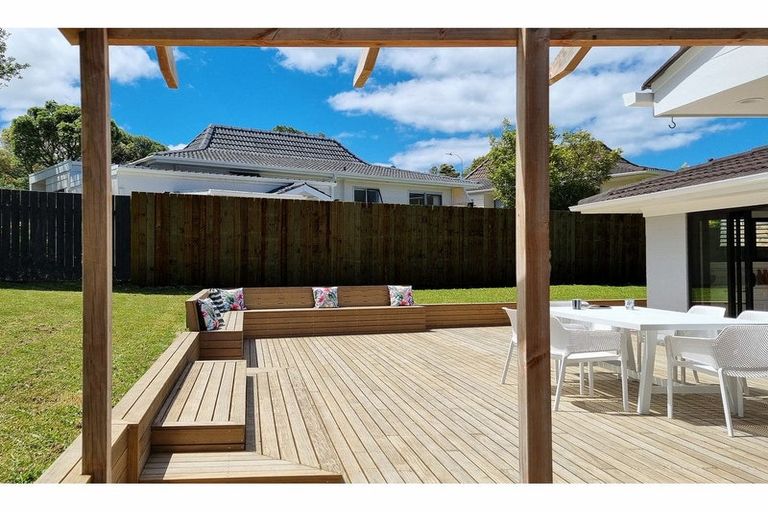 Photo of property in 1 Celina Place, Browns Bay, Auckland, 0630
