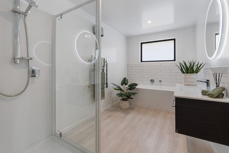 Photo of property in 211 Wingatui Road, Mosgiel, 9024