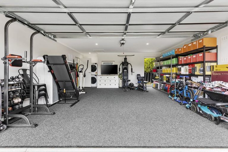 Photo of property in 4 Kriletich Drive, Kumeu, 0810