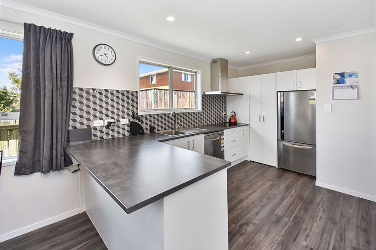 Photo of property in 36 Sunnypark Avenue, Rosehill, Papakura, 2113