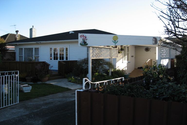 Photo of property in 9 Roberts Street, Wainuiomata, Lower Hutt, 5014