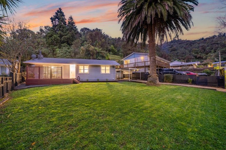 Photo of property in 5 John Street, Stokes Valley, Lower Hutt, 5019