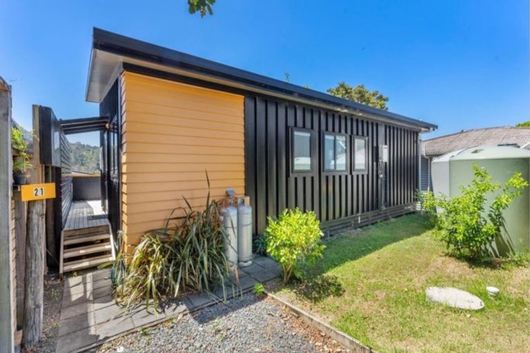 Photo of property in 21 Cumberland Street, Leigh, 0985