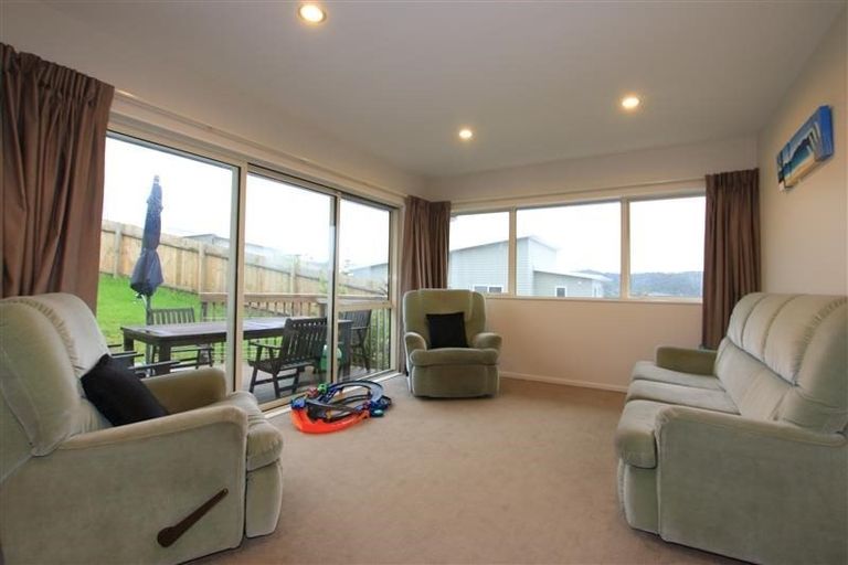 Photo of property in 12 Fern Court, Orewa, 0931