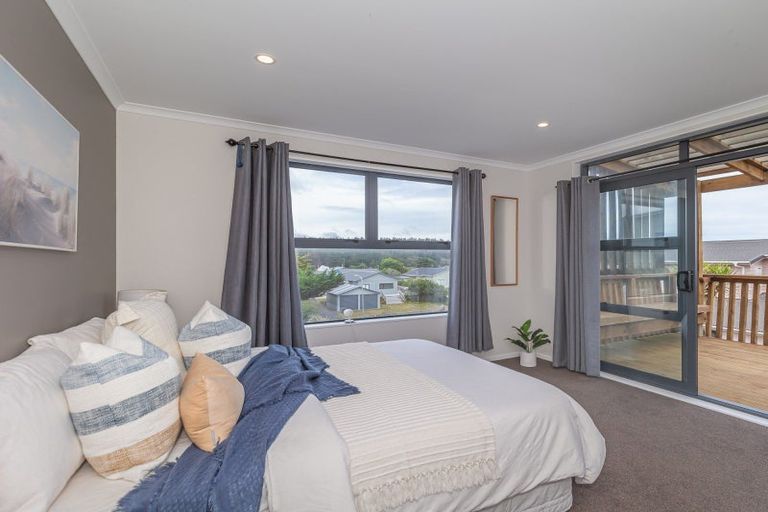 Photo of property in 6 Arataki Grove, Waitarere Beach, Levin, 5510