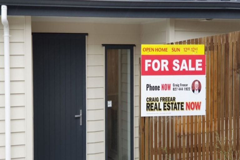 Photo of property in 13 Gifford Grove, Churton Park, Wellington, 6037