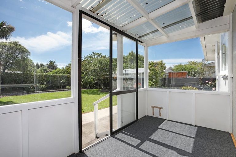 Photo of property in 8 Nairn Crescent, Awapuni, Palmerston North, 4412