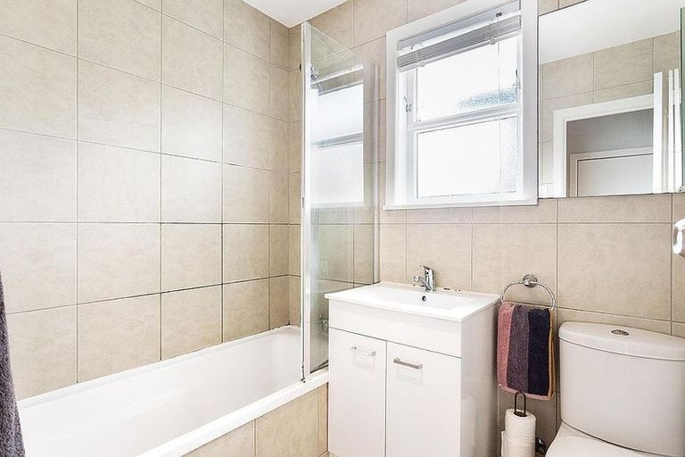 Photo of property in 699 Te Atatu Road, Te Atatu Peninsula, Auckland, 0610