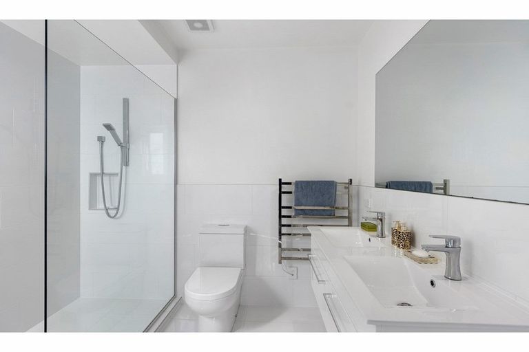 Photo of property in 218 Riverlaw Terrace, Saint Martins, Christchurch, 8022