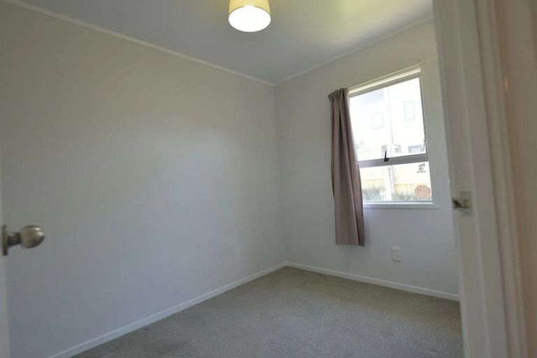 Photo of property in 12 Spargo Road, Massey, Auckland, 0614