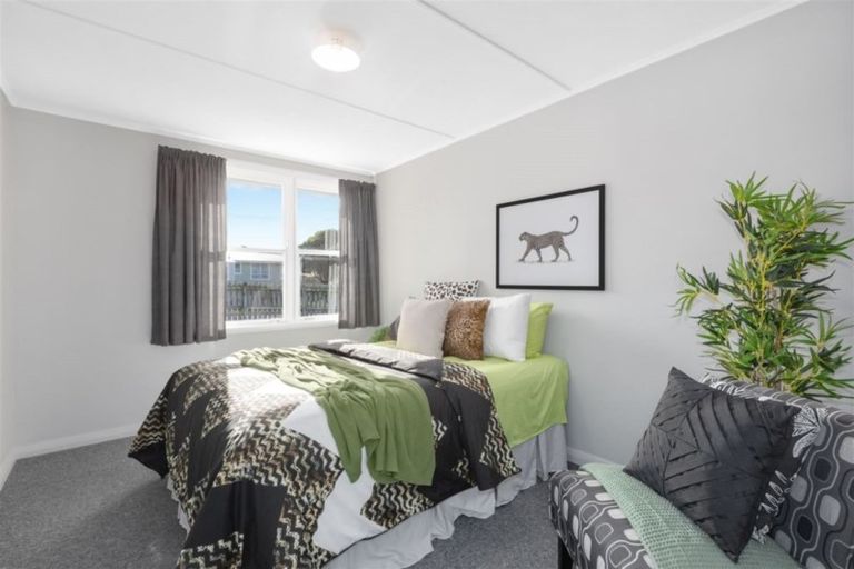 Photo of property in 27 Te Puke Street, Titahi Bay, Porirua, 5022