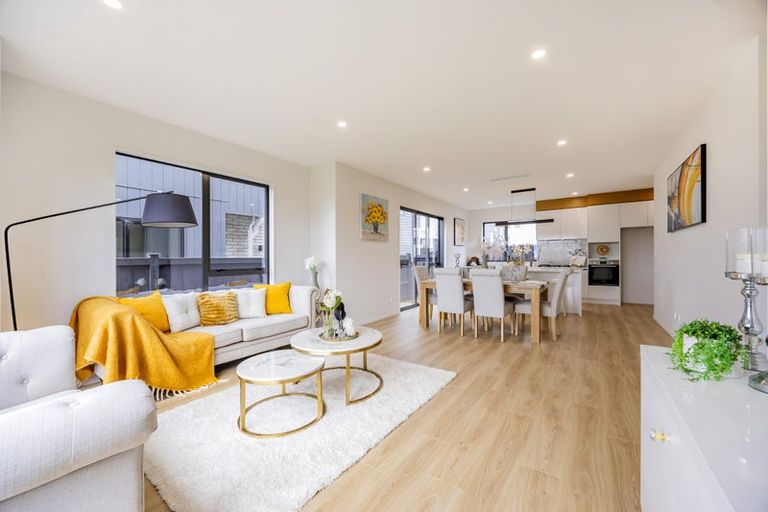 Photo of property in 6 Kartolina Crescent, Kumeu, 0810