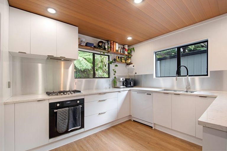 Photo of property in 169 Wairere Road, Waitakere, Henderson, 0782
