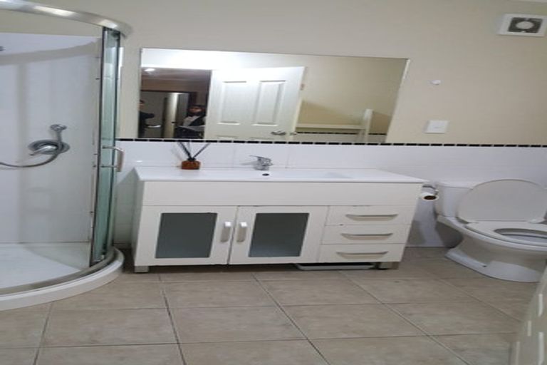 Photo of property in 45 Agincourt Street, Glenfield, Auckland, 0629