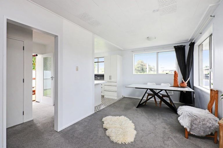 Photo of property in 220a Wolseley Street, Mayfair, Hastings, 4122