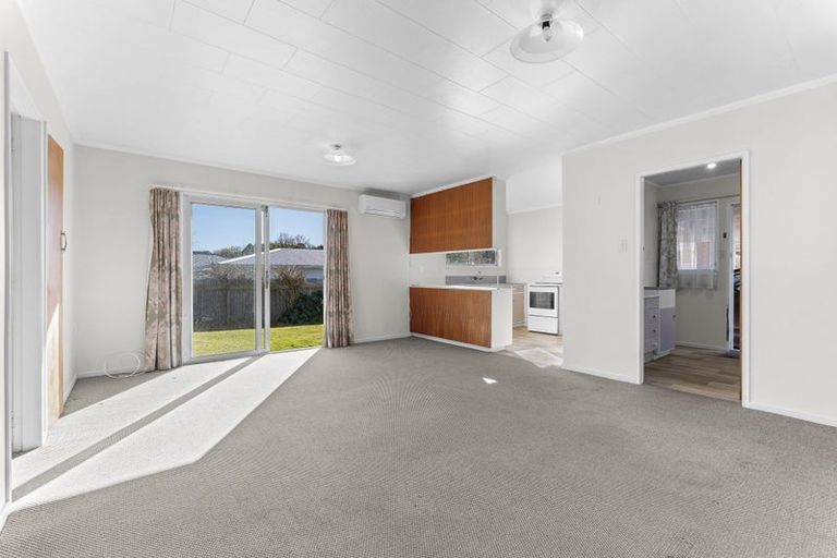 Photo of property in 1/117 Seaview Road, Westown, New Plymouth, 4310