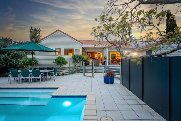 Photo of property in 19 Simla Avenue, Havelock North, 4130