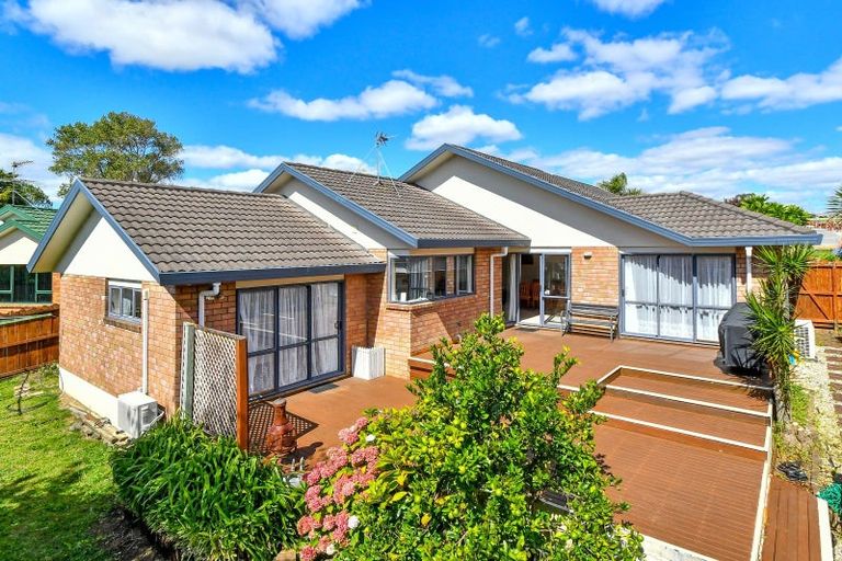 Photo of property in 27 Cottesmore Place, Huntington Park, Auckland, 2013