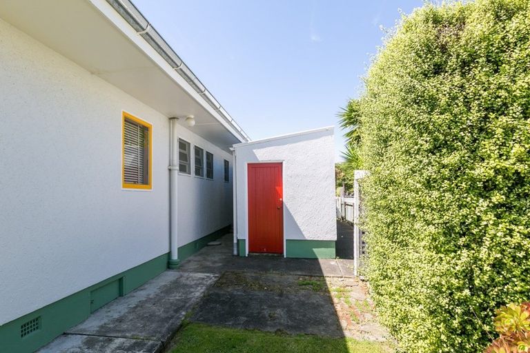 Photo of property in 28 Georges Drive, Napier South, Napier, 4110