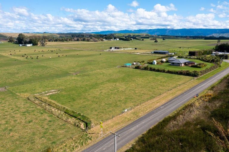 Photo of property in 913 Aorangi Road, Maraekakaho, 4171