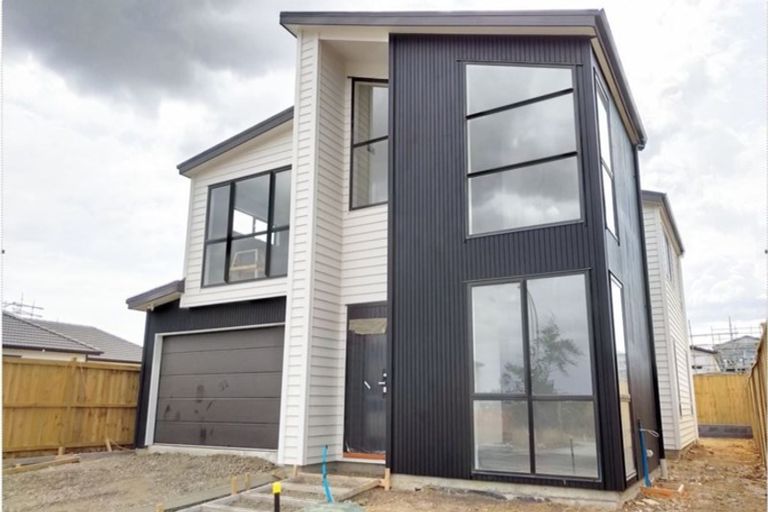 Photo of property in 10 Fjord Way, Karaka, Papakura, 2113