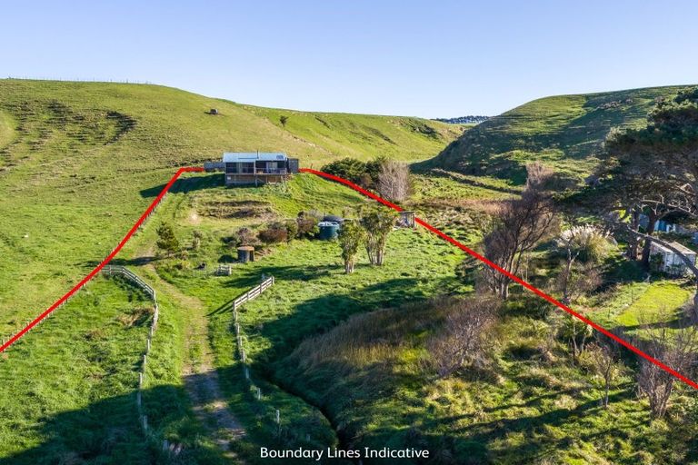 Photo of property in 32 Whangaimoana Beach Road, Whangaimoana, Pirinoa, 5772