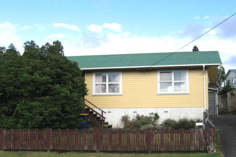 Photo of property in 51 Glen Marine Parade, Glendene, Auckland, 0602