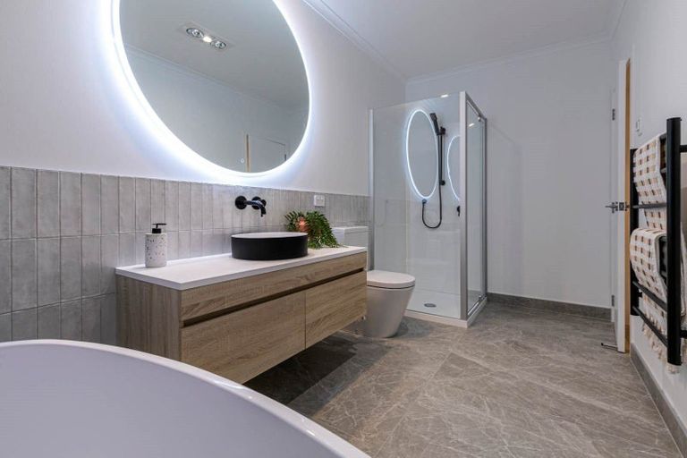 Photo of property in 7 Houpuni Road, Wainui, 0932