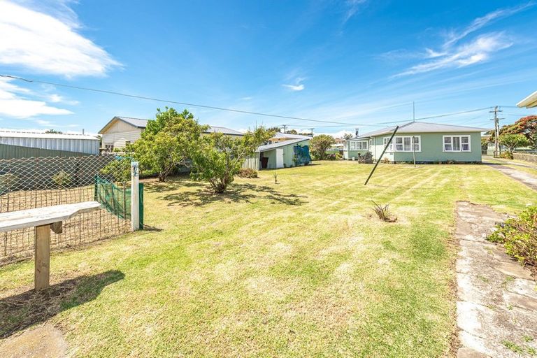 Photo of property in 15 Karaka Street, Castlecliff, Whanganui, 4501