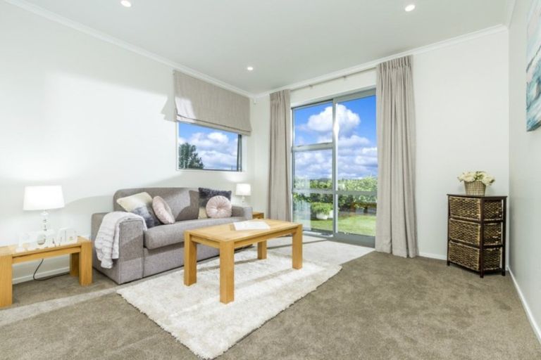 Photo of property in 15b Headland Drive, Long Bay, Auckland, 0630