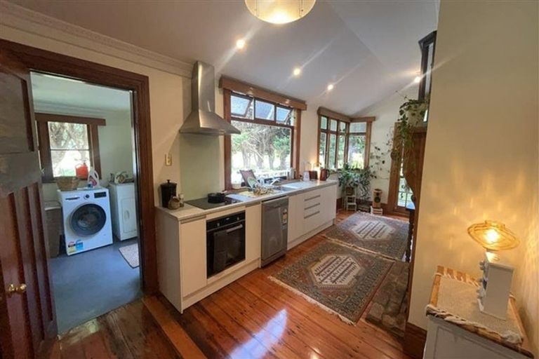 Photo of property in 140a Upper Fitzherbert Road, Wainuiomata, Lower Hutt, 5373