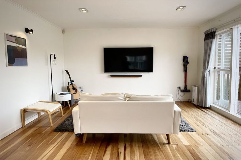 Photo of property in 1/894 East Coast Road, Northcross, Auckland, 0630