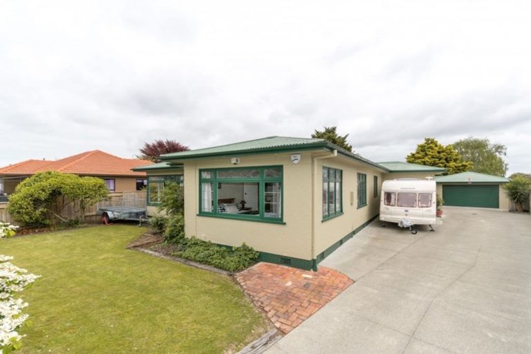 Photo of property in 31 Winston Avenue, Hokowhitu, Palmerston North, 4410