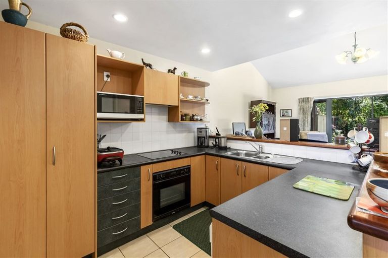Photo of property in 8/8 Tobago Place, Sunnynook, Auckland, 0620